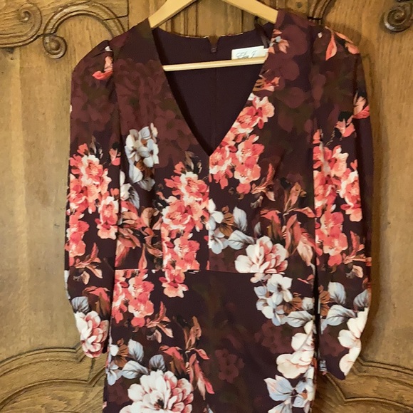 Eliza J Burgundy Purple Pink Floral Dress V Neck Fitted 3/4 Sleeve - Picture 4 of 15